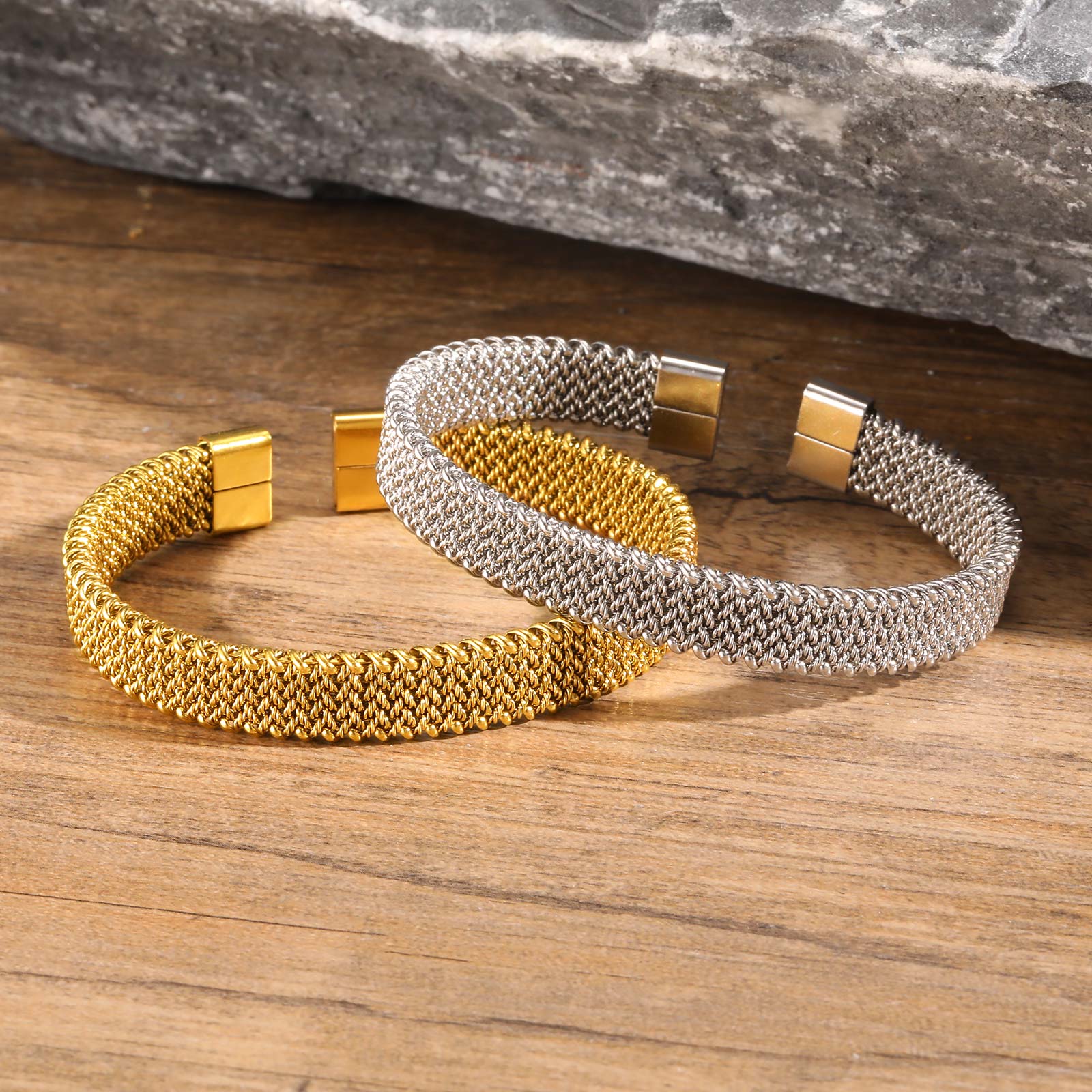 Pulsera abierta con correa elá - Mesh Strap Metal reseña y precio