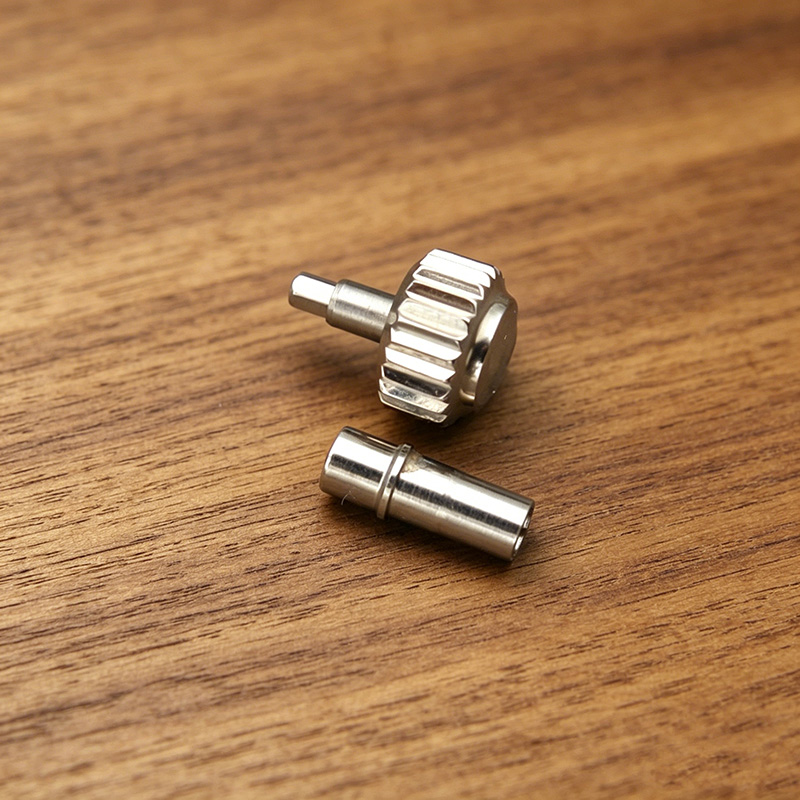 Corona y tubo de corona de ace - Omega Watch Seamaster reseña y precio